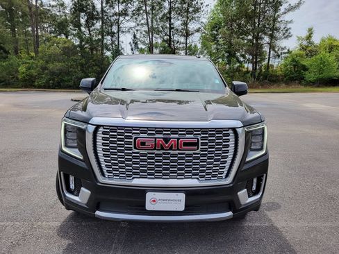 Used 2024 GMC Yukon XL Denali AWD/4WD image 8