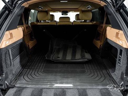 Used 2025 Land Rover Range Rover Long Wheelbase SE AWD/4WD image 12