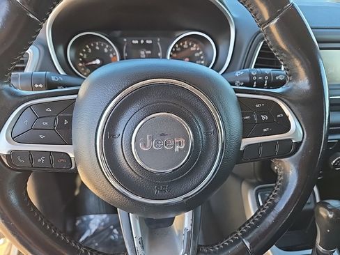 Used 2018 Jeep Compass Latitude image 21