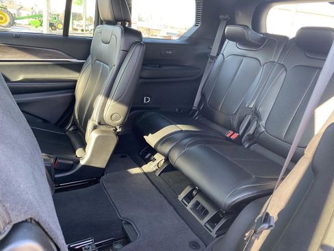 Used 2024 Jeep Grand Cherokee L Limited w/ Luxury Tech Group II image 20