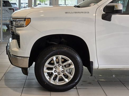 Used 2024 Chevrolet Silverado 1500 LT RWD image 9