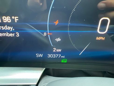Used 2024 Cadillac Lyriq Luxury AWD/4WD image 18