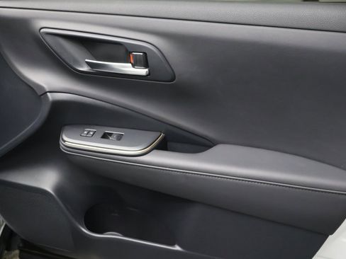 Used 2023 Toyota Crown XLE image 12