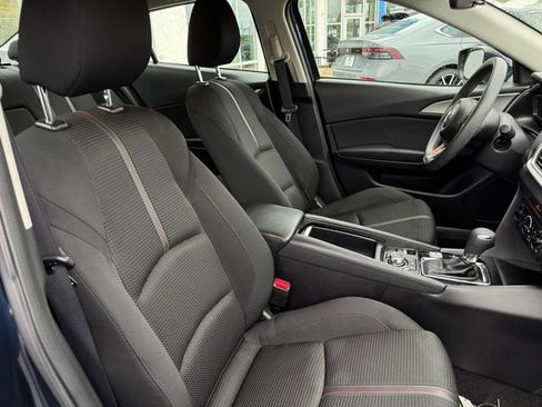 Used 2018 MAZDA MAZDA3 Sport w/ Preferred Equipment Package FWD image 11