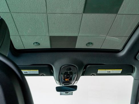 Certified 2024 Porsche Cayenne image 15