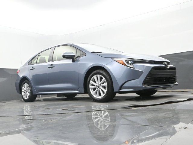 Used 2026 Toyota Corolla LE w/ LE Premium Package FWD image 22