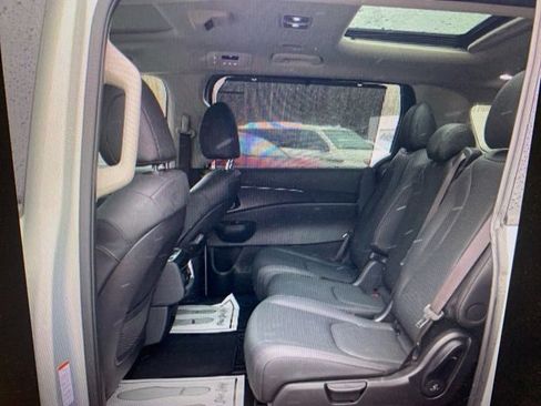 Used 2025 Kia Carnival SX Prestige image 27