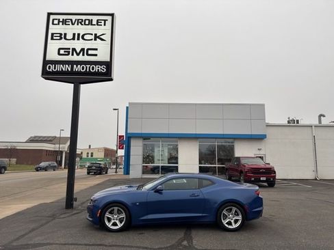 Used 2019 Chevrolet Camaro LT image 2