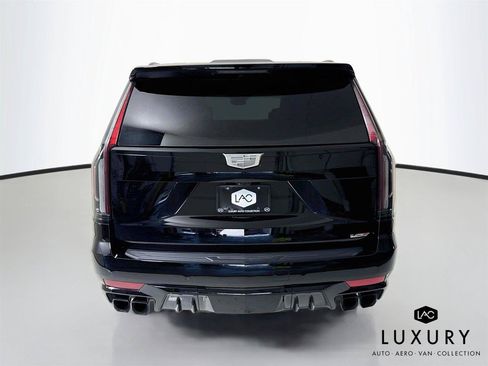 Used 2023 Cadillac Escalade V w/ LPO, ONYX Package AWD/4WD image 7