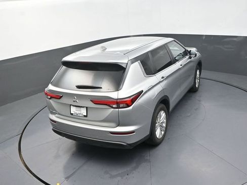 Used 2022 Mitsubishi Outlander ES AWD/4WD image 17
