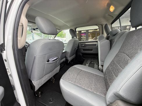 Used 2019 RAM 1500 Classic SLT AWD/4WD image 6