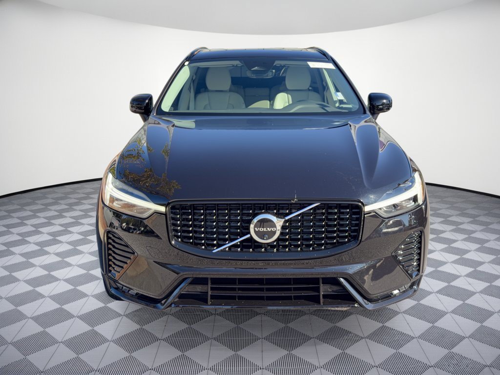 Used 2024 Volvo XC60 B5 Plus w/ Protection Package Premier AWD/4WD image 6