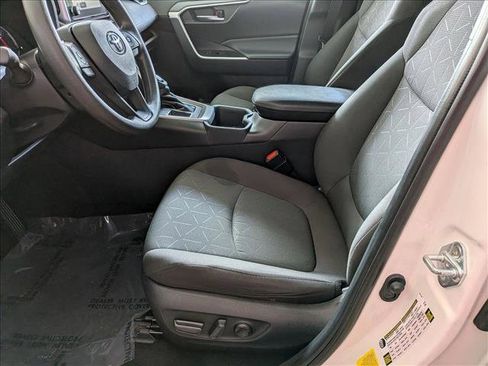 Used 2024 Toyota RAV4 XLE FWD image 14