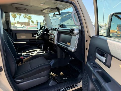 Used 2014 Toyota FJ Cruiser 4WD w/ Upgrade Package image 29