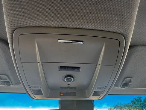 Used 2017 Chevrolet Suburban Premier image 27