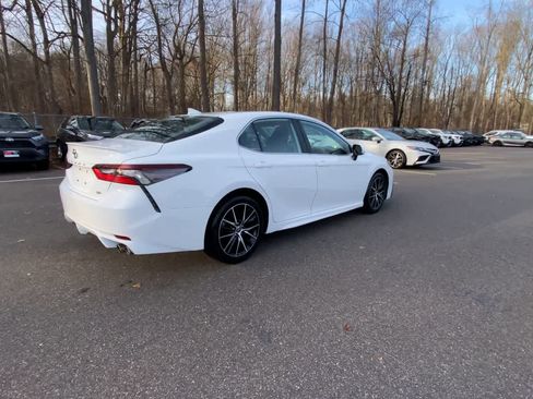 Used 2023 Toyota Camry SE image 15