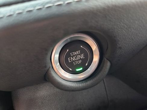 Used 2025 Chevrolet Suburban LS RWD image 8