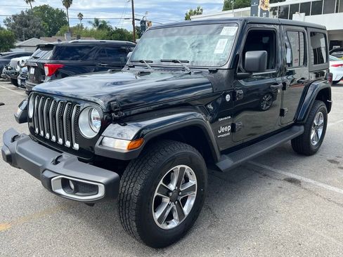 Used 2022 Jeep Wrangler Unlimited Sahara w/ Cold Weather Group image 3