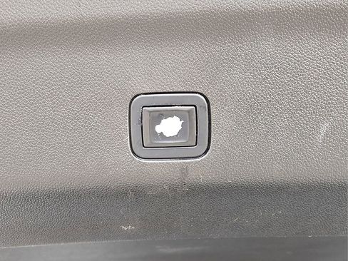 Used 2021 Chevrolet Tahoe LT image 15