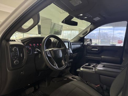 Used 2019 Chevrolet Silverado 1500 Custom Trail Boss w/ Custom Convenience Package AWD/4WD image 17