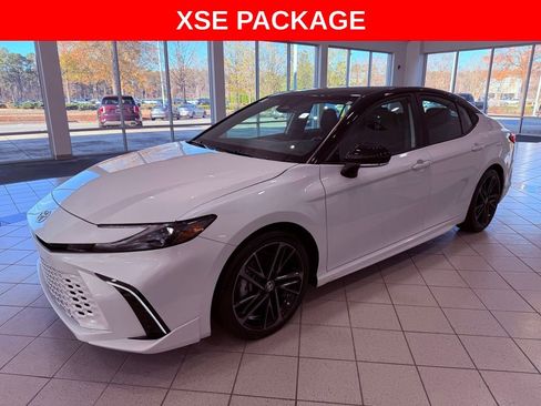 Used 2025 Toyota Camry XSE image 3