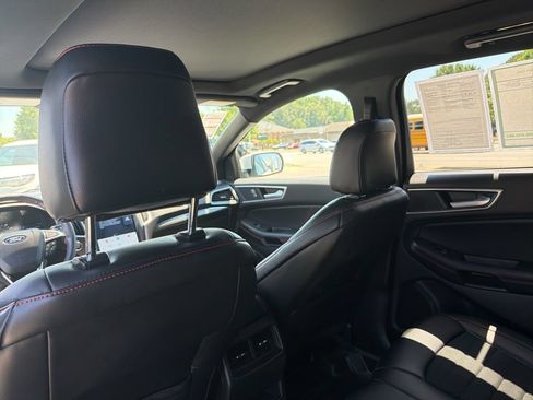 Used 2023 Ford Edge ST-Line w/ Class II Trailer Tow Package AWD/4WD image 26