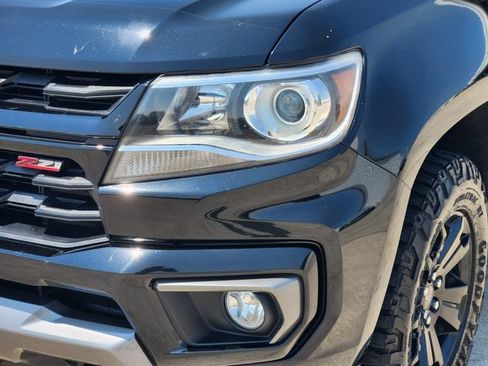 Used 2022 Chevrolet Colorado Z71 w/ Z71 Midnight Edition RWD image 9