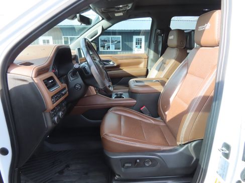 Used 2021 Chevrolet Tahoe High Country w/ Premium Package image 28