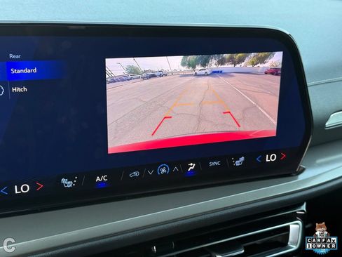 Used 2026 Chevrolet Traverse LT FWD image 21