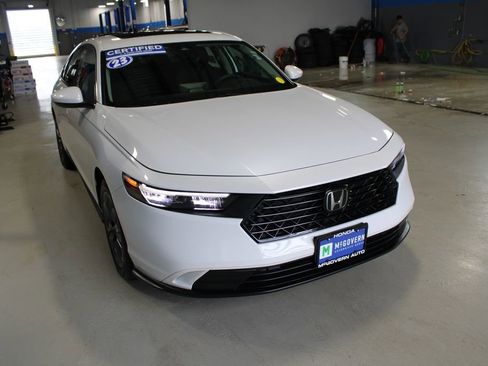Used 2023 Honda Accord EX image 4