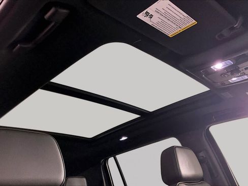 Used 2025 GMC Yukon XL Denali w/ Sun & Power Step Package AWD/4WD image 14