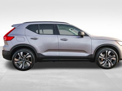 New 2026 Volvo XC40 B4 Plus w/ Climate Package