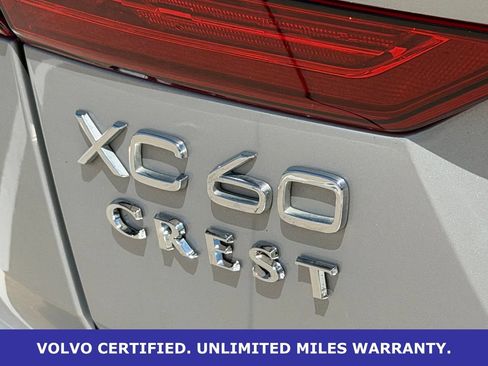 Certified 2023 Volvo XC60 B5 Plus FWD image 9