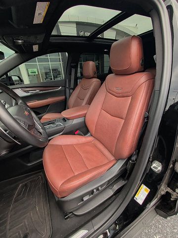Used 2025 Cadillac XT5 Sportv w/ Technology Package AWD/4WD image 17