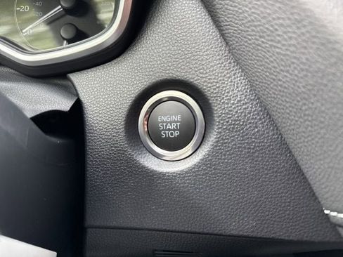 Used 2025 Toyota Corolla SE w/ SE Package image 21