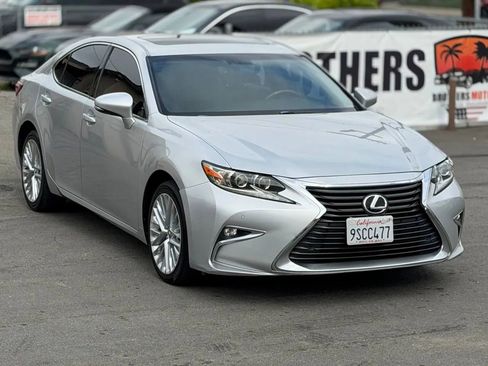 Used 2016 Lexus ES 350 w/ Navigation System Package image 2
