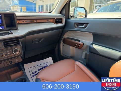 Used 2022 Ford Maverick Lariat w/ Lariat Luxury Package image 22