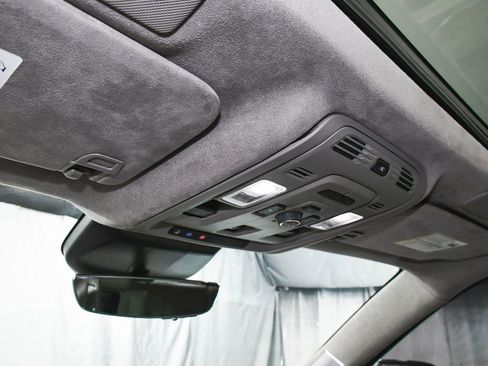 Used 2022 Cadillac Escalade Sport Platinum AWD/4WD image 39