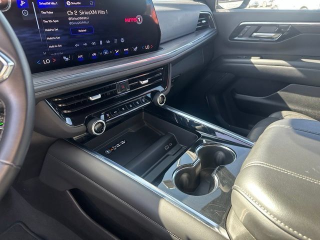Certified 2025 Chevrolet Suburban Z71 AWD/4WD image 25
