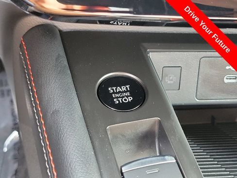 Used 2025 Nissan Kicks SR AWD/4WD image 10