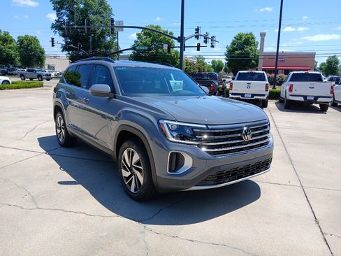 New 2026 Volkswagen Atlas SE FWD image 7