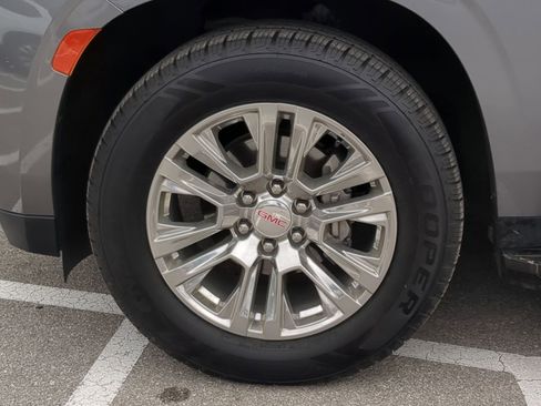 Used 2021 GMC Yukon XL Denali image 9