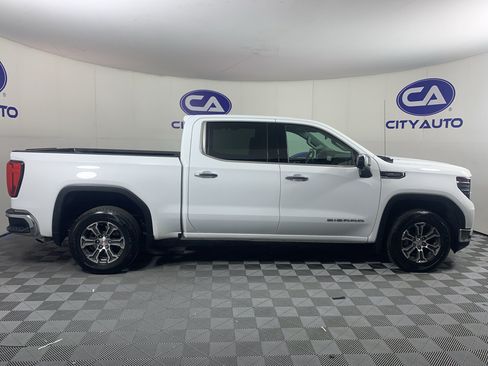 Used 2025 GMC Sierra 1500 SLT RWD image 2