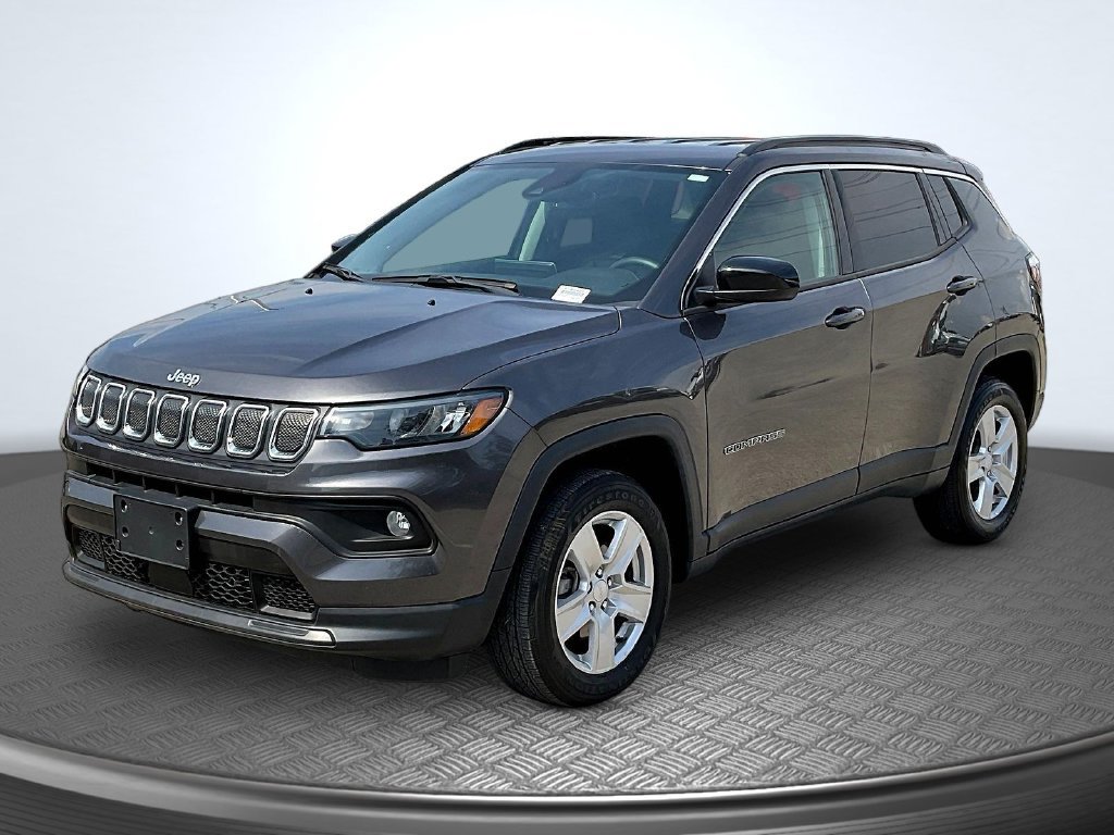 Used 2022 Jeep Compass Latitude w/ Convenience Group AWD/4WD image 3