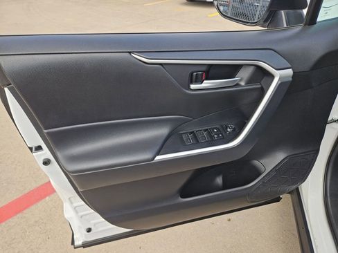 Used 2025 Toyota RAV4 XLE image 14