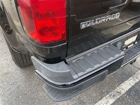 Used 2015 Chevrolet Colorado Z71 image 11