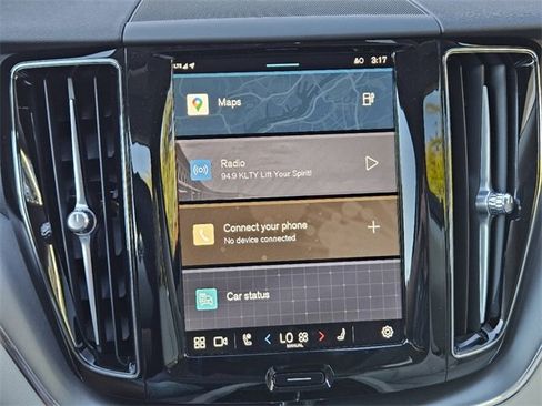 Used 2025 Volvo XC60 T8 Core w/ Climate Package image 20