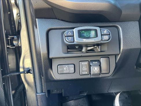 Used 2017 Toyota Tacoma TRD Off-Road image 35