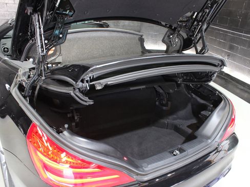 Used 2017 Mercedes-Benz SL 550 image 63