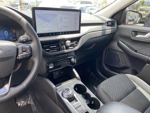 Used 2023 Ford Escape Active w/ Tech Pack #2 FWD image 9